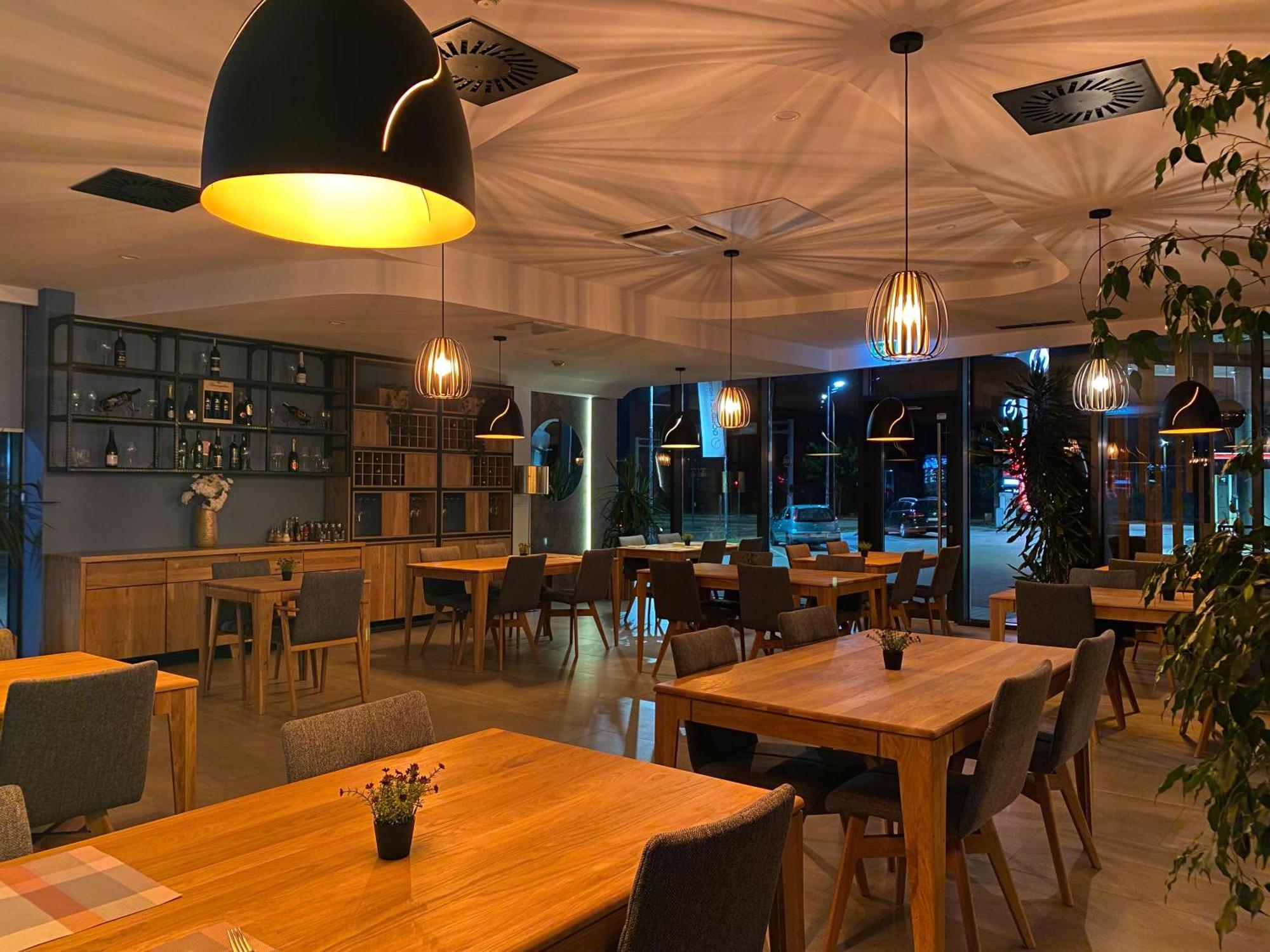 Hotel Gold Jet Bihać Zewnętrze zdjęcie