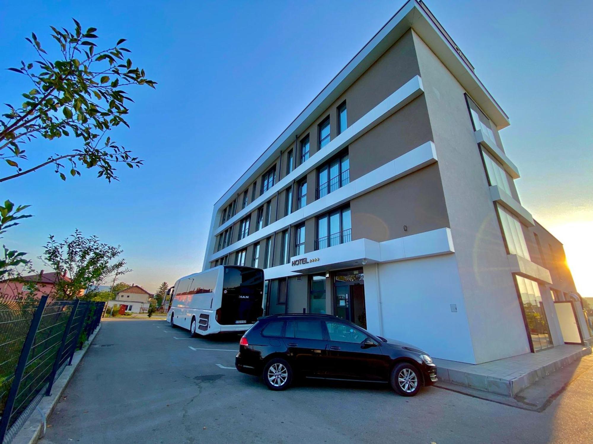 Hotel Gold Jet Bihać Zewnętrze zdjęcie