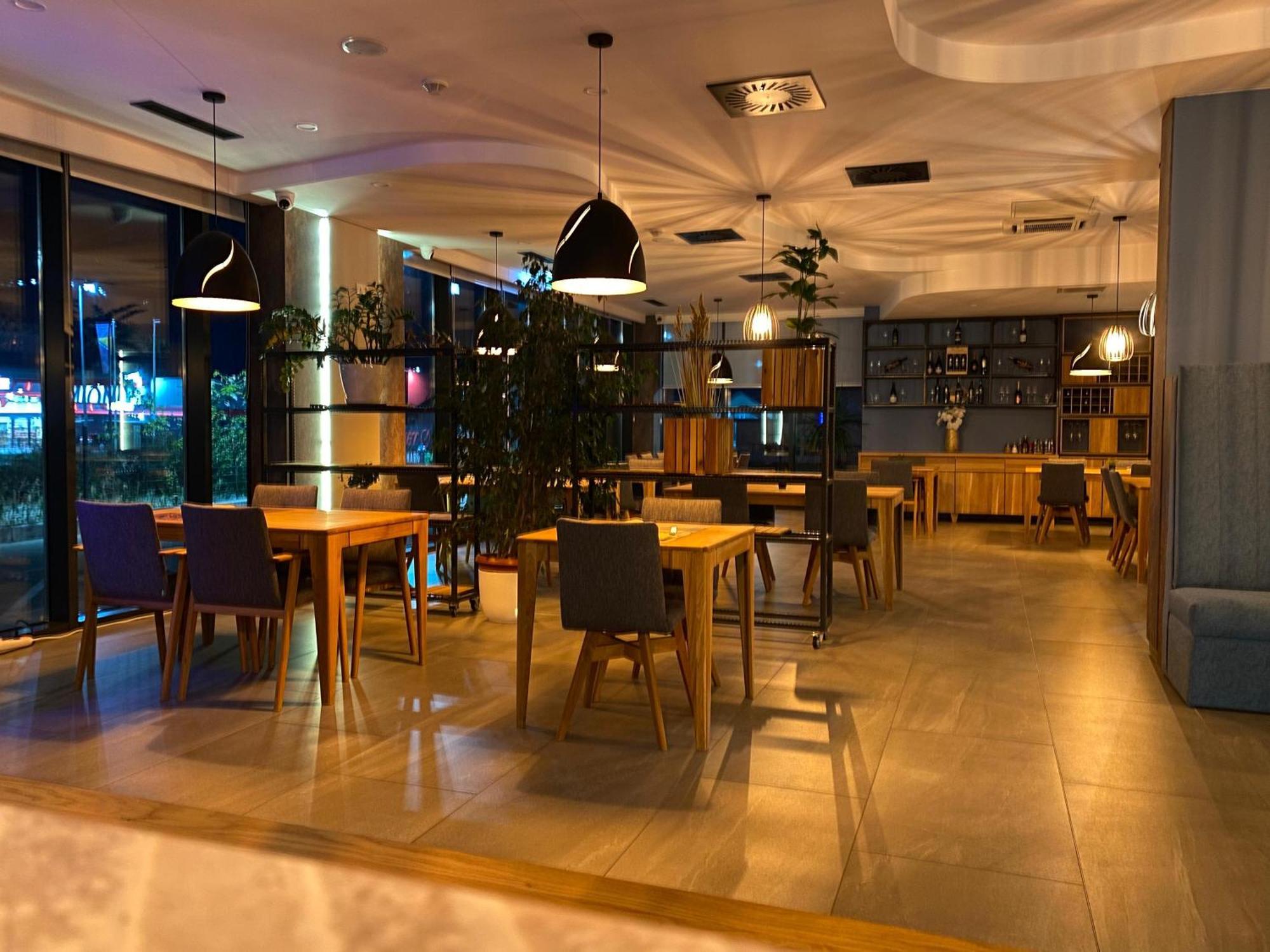 Hotel Gold Jet Bihać Zewnętrze zdjęcie